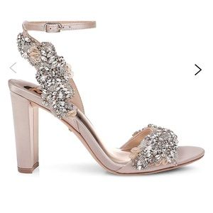 ISO. Badgley Mischka shoes. In search of these shoes size 8.5 or 9